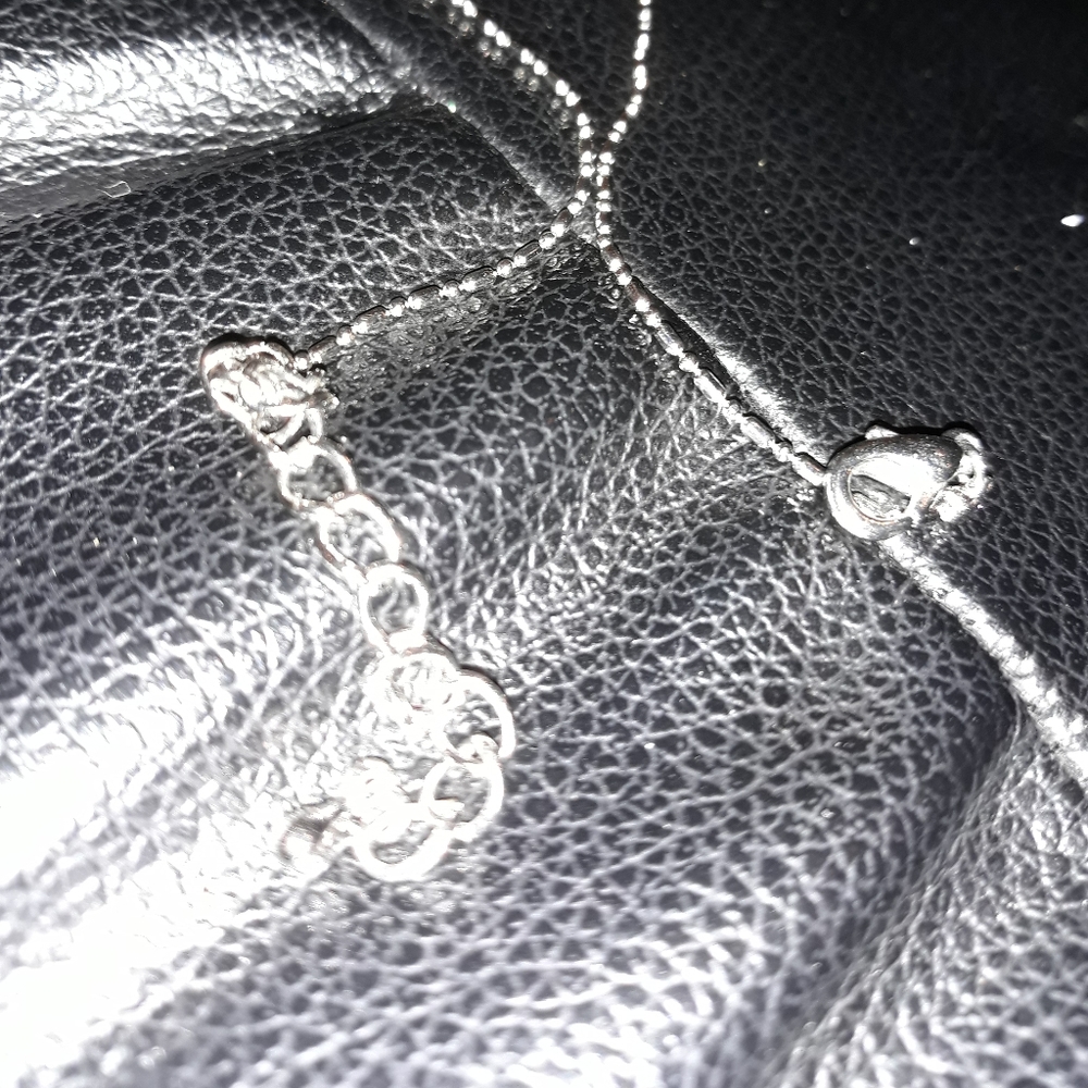 Neckace - Picture 2 of 2